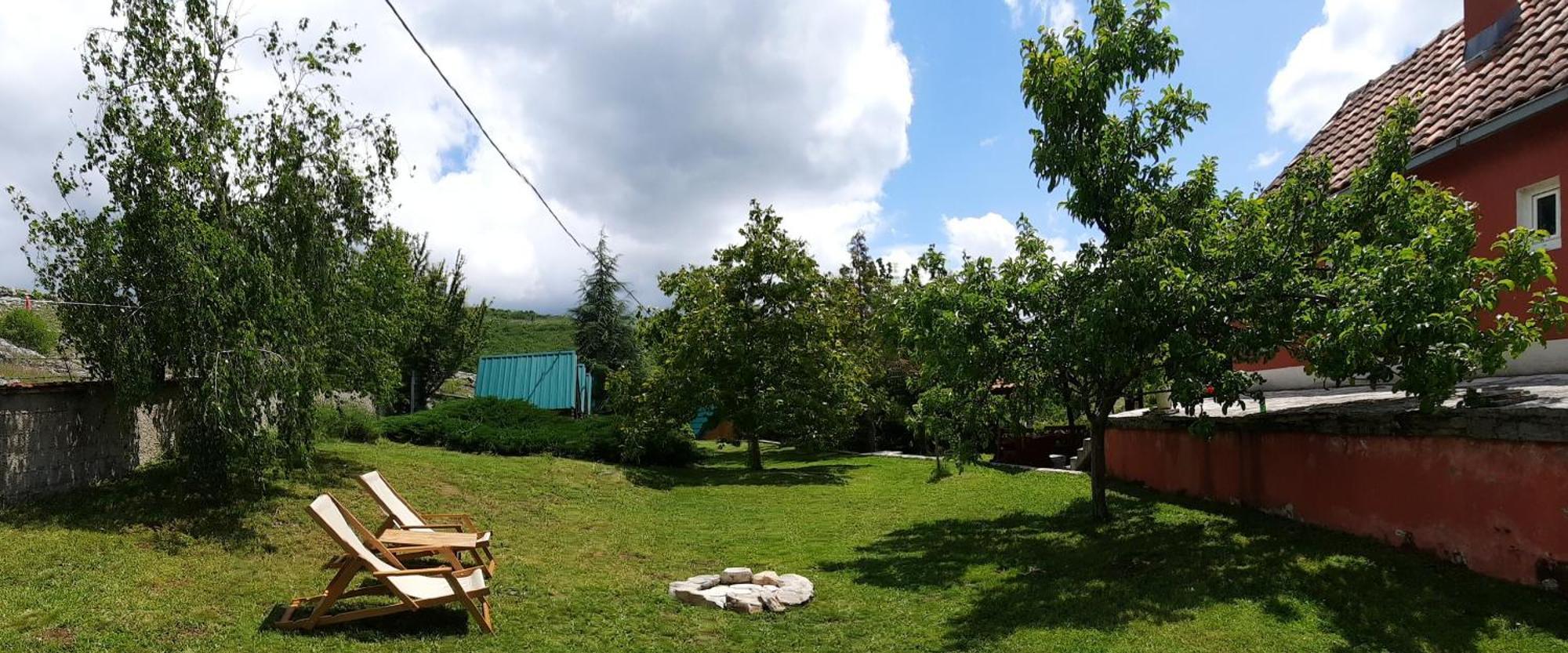 Appartement Seosko Domacinstvo Starevina à Nikšić Extérieur photo